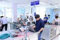 Mitsubishi Electric Việt Nam giới thiệu cánh tay robot với nhiều cải tiến trong công nghệ cảm biến