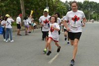 Gần 700 nhân viên và đại lý của Manulife Việt Nam tham gia Chạy bộ Từ thiện 