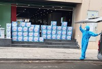 La Vie hỗ trợ nước uống đến Bệnh viện dã chiến số 5 Thuận Kiều Plaza