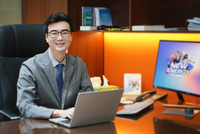 Tân CEO Hanwha Life Việt Nam nhấn mạnh tầm quan trọng của việc thực hiện các cam kết đối với khách hàng, đa dạng hóa sản phẩm và mở rộng các hoạt động hợp tác kinh doanh nhằm giúp công ty ngày một tăng trưởng.