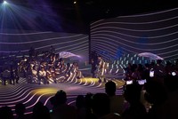 Sun Life Việt Nam tiếp tục đồng hành với nghệ thuật bằng triển lãm: Bật sáng