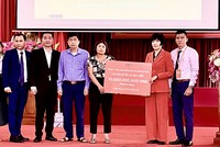 Bảo hiểm FWD chi trả quyền lợi 10 tỷ đồng cho khách hàng