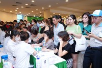 Người dân được tầm soát vi khuẩn HP và khám bệnh miễn phí