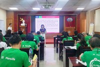 PGS.TS. Lê Thị Thanh Xuân tham gia giảng dạy tại buổi đào tạo. Ảnh Hiền Hà