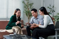 Manulife Việt Nam ra mắt giải pháp bảo hiểm đầu tư kiến tạo gia sản nhiều thế hệ 