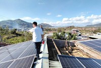 Cán bộ bảo hiểm ABIC đi giám định bồi thường tại Bình Định sau đợt bão lũ năm 2025