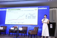 Bà Cao Thị Thanh Hương - Phó giám đốc Bộ phận Nghiên cứu và Tư vấn của Savills trình bày tại Hội thảo. Ảnh: Lê Toàn