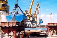 Xuất siêu 6 tháng ước đạt 1,32 tỷ USD