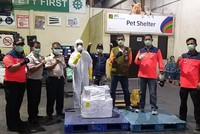 Việt Nam tặng 500 bộ dụng cụ xét nghiệm Covid-19 cho Indonesia