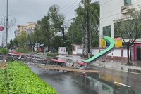 Khẩn trương khắc phục các sự cố sau báo số 9, đảm bảo cung ứng hàng hoá thiết yếu cho người dân vùng bão lũ 