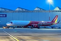 Tàu bay mới tại Hamburg (Đức) trước giờ cất cánh về Việt Nam.