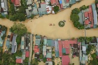 Nhiều tài sản của người dân, doanh nghiệp thiệt hại nặng nề sau bão.