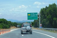 Một đoạn đường cao tốc La Sơn - Túy Loan sắp được đưa vào khai thác.