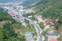 Việc chậm trễ đầu tư tuyến cao tốc Hữu Nghị - Chi Lăng đang tạo ra nút cổ chai ngay tại cửa ngõ Tp. Lạng Sơn, làm đứt gẫy kết nối tuyến cao tốc Hà Nội - Băc Giang - Lạng Sơn với cửa khẩu quốc tế Hữu Nghị.