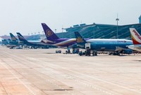Cẩn trọng khi mở lại đường bay quốc tế