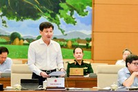 Tổng thanh tra Chính phủ Lê Minh Khái trình bày báo cáo về công tác phòng, chống tham nhũng tại cuộc họp của Ủy ban Thường vụ Quốc hội.