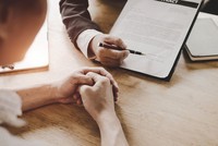 Nhiều trường hợp khách hàng mua bảo hiểm là để đối phó nhằm được giải ngân khoản vay