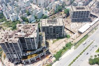 Các nhóm khách hàng Usilk City đang mâu thuẫn nhau. Ảnh: Dũng Minh