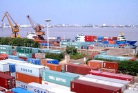 8 tháng qua, trong khi xuất khẩu đạt 175,36 tỷ USD, tăng 2,3% so với cùng kỳ, thì nhập khẩu chỉ đạt 161,87 tỷ USD, giảm 2,4%. 