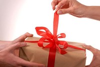 Năm 2020 có ba người nộp lại quà tặng (Ảnh minh hoạ).