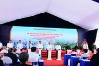 Thủ tướng Chính phủ Nguyễn Xuân Phúc cùng lãnh đạo TP. Hải Phòng nhấn nút khởi công Dự án đầu tư xây dựng cải tạo đường 359 đoạn từ xã Thủy Triều đến đường trục giao thông Khu đô thị và công nghiệp bến Rừng, huyện Thủy Nguyên.