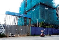 Dự án Park Vista đã “đắp chiếu” hơn 2 năm nay do chủ đầu tư vướng nhiều sai phạm. Ảnh: Việt Dũng