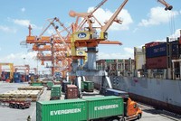 Xu hướng hồi phục trở lại của xuất nhập khẩu đang dần trở nên rõ ràng hơn. Ảnh: Đức Thanh