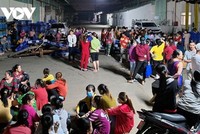 Hàng trăm công nhân công ty Mỹ Tú ngưng việc, phản ứng tập thể vào tối ngày 15/12 (Nguồn: VOV).