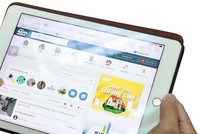 Đẩy mạnh ứng dụng số hóa vừa giúp nâng cao trải nghiệm khách hàng, vừa giúp doanh nghiệp cải thiện hiệu quả kinh doanh. Ảnh: Việt Dũng