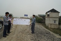 Nhiều vị trí trên 2 dự án thành phần cao tốc Bắc - Nam qua Ninh Bình hiện vẫn chưa thể bàn giao mặt bằng.