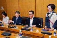 Ông Lê Hồng Hà (thứ ba từ trái sang) tại buổi làm việc thảo luận về tiềm năng phát triển hàng không cùng đại diện sân bay Quốc tế Fukuoka - Nhật Bản vào cuối tháng 12/2019. Ảnh: VNA