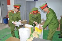 Lực lượng chức năng kiểm tra nơi sản xuất tại số 1 ngõ 12 Đường Nhị Châu, khu 3, phường Nhị Châu, TP Hải Dương. Ảnh: congan.haiduong.gov.vn