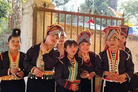 Người dân huyện vùng cao biên giới Sốp Cộp đón Tết Tân Sửu, vui Xuân sớm trong niềm hạnh phúc rạng ngời ảnh: t.h