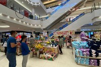 Siêu thị mở xuyên Tết, đỡ lo chất đồ trong nhà