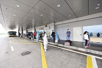 Hàng không là một trong những ngành chịu ảnh hưởng nặng nề nhất của đại dịch Covid-19. Trong ảnh: Cảng hàng không Quốc tế Vân Đồn. Ảnh: Đức Thanh