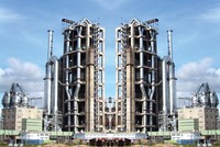 Nhiều doanh nghiệp đang đầu tư làm xi măng với công suất lớn. Trong ảnh: Nhà máy Xi măng Thành Thắng (Hà Nam)