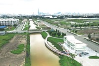 Để có quỹ đất sạch triển khai dự án, nhiều doanh nghiệp đã phải chuẩn bị trước trong nhiều năm. Trong ảnh: Khu đô thị Vạn Phúc (TP.HCM) Ảnh: Trọng Tín