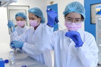 Không có thuốc hay vắc-xin nào tuyệt đối an toàn cho tất cả mọi người nhưng nếu tiêm sẽ bảo vệ người được tiêm và cả cộng đồng trước đại dịch.