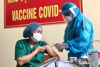 Thống kê của Bộ Y tế, hiện đã có gần 50.000 người Việt Nam tiêm chủng vắc-xin Covid-19.