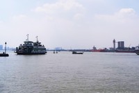 Hiện nay, lưu thông trực tiếp từ TP.HCM tới huyện Nhơn Trạch (tỉnh Đồng Nai) phải thông qua phà Cát Lái mất rất nhiều thời gian. Ảnh: Ngọc Tuấn