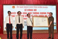 Lãnh đạo tỉnh Kiên Giang công bố Quyết định của Thủ tướng Chính phủ về việc thành lập Khu kinh tế cửa khẩu Hà Tiên.