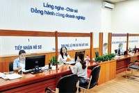 Bộ phận tiếp nhận hồ sơ đăng ký kinh doanh tại Sở Kế hoạch và Đầu tư Hải Phòng rất vắng người đến làm thủ tục do từ ngày 1/1/2021, toàn bộ thủ tục đã được thực hiện trực tuyến. Ảnh: Thanh Tân