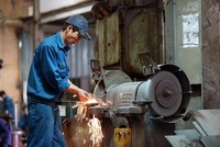 Cơ quan quản lý nhà nước cần chuyển tư duy từ kiểm soát sang kiến tạo, xây dựng môi trường kinh doanh bình đẳng giữa các thành phần kinh tế. Ảnh: Đức Thanh