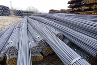 Theo VACC, nhiều thương hiệu thép đồng loạt tăng giá từ 30 - 40% so với giá cuối quý IV/2020 khiến các nhà thầu lo "vỡ trận".