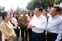 Chủ tịch Quốc hội Vương Đình Huệ kiểm tra công tác chuẩn bị bầu cử ở Quảng Ninh.