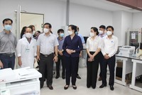 Đoàn công tác của Bộ Y tế kiểm tra công tác thành lập Bệnh viện Dã chiến tại TP.HCM