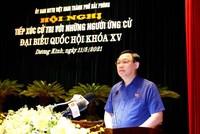 Chủ tịch Quốc hội Vương Đình Huệ tiếp xúc cử tri tại Thành phố Hải Phòng (Ảnh - DT)