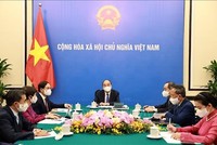 Chủ tịch nước Nguyễn Xuân Phúc điện đàm với lãnh đạo các nước (Ảnh: TTXVN)