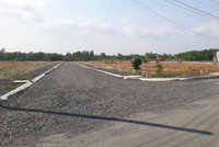 Tình trạng các khu dân cư chưa xây dựng hoàn thiện hạ tầng kỹ thuật, hạ tầng xã hội, đã chuyển nhượng cho các hộ dân khá phổ biến