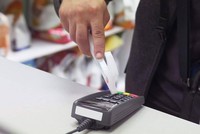 Corohook : Chiếc móc đa năng giúp tránh lây lan Covid